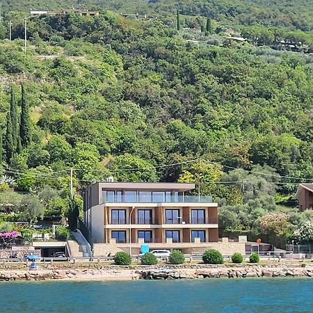 Attilio High Living Suites - Adults Only Torri Del Benaco Exterior photo