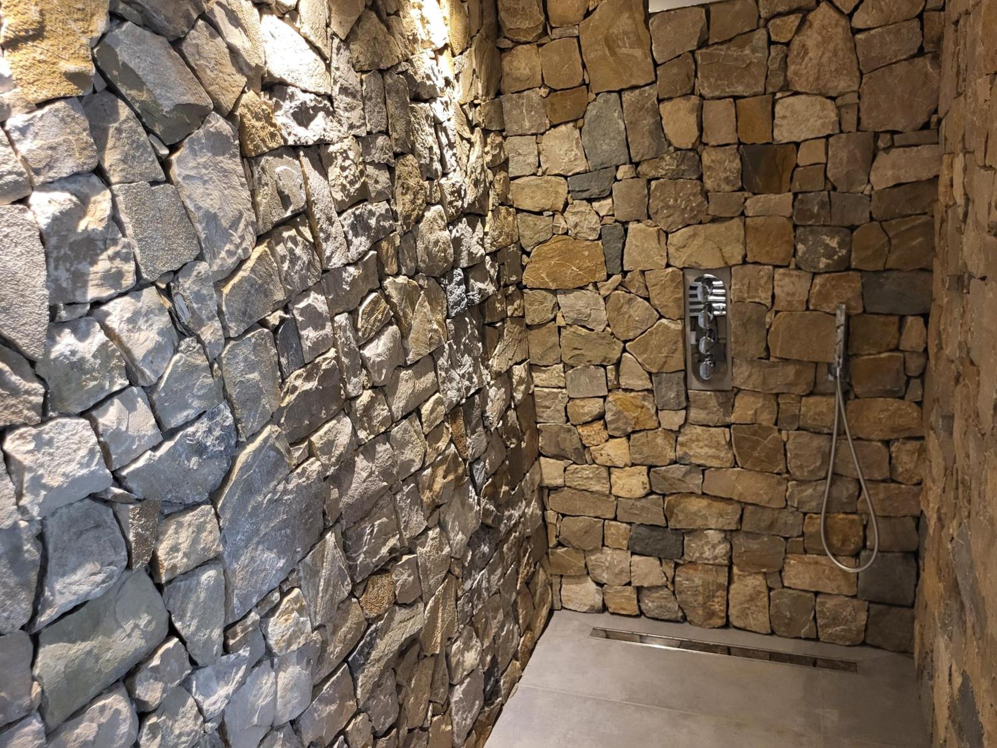 Attilio High Living Suites - Adults Only Torri Del Benaco Room photo